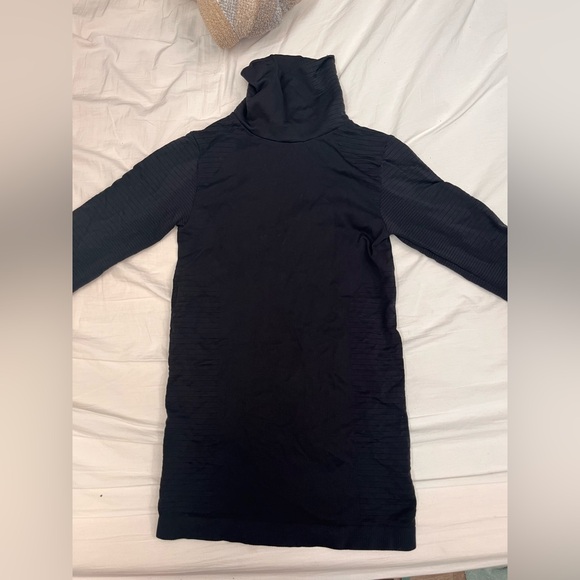 Athleta Women’s Turtleneck - Picture 1 of 5